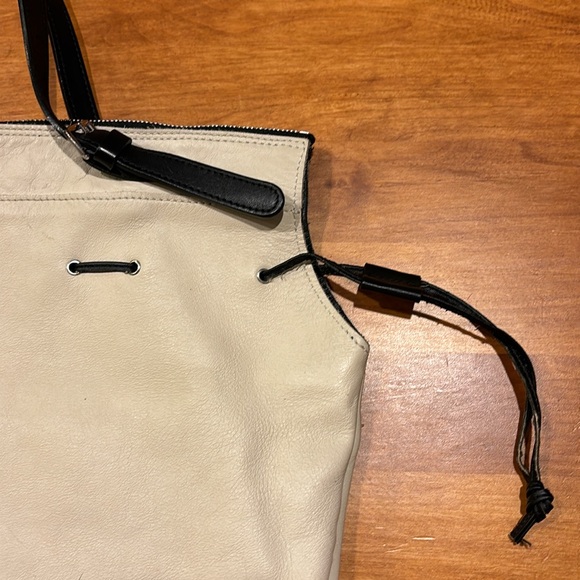 MARNI HOBO TOTE BAG SIDE CINCH SAND & BLACK LEATHER ZIP CLOSURE BOHO ITALY LUX🖤 - Picture 8 of 17